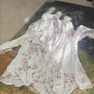 Animal Print Button-Up Shirt size m